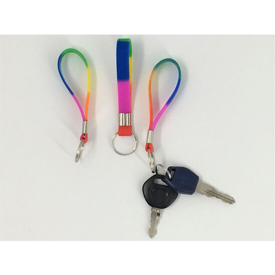 SILICONE KEYCHAIN ??- LGTB FLAG
